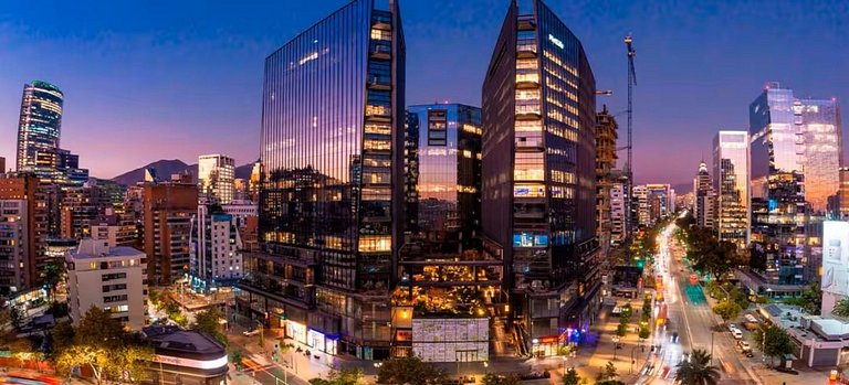 Estúdio para duas pessoas na estação de metrô Ecuador, total