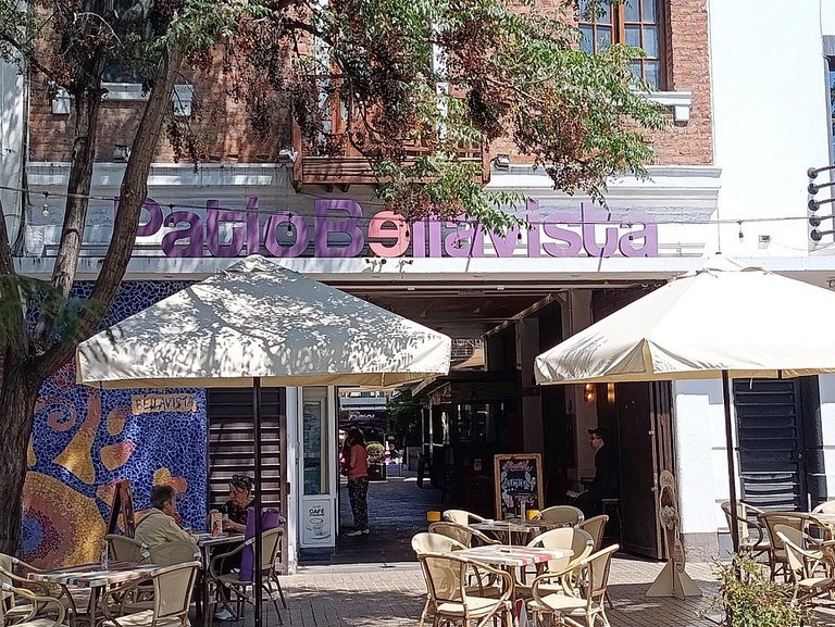 Estúdio para duas pessoas na estação de metrô Ecuador, total