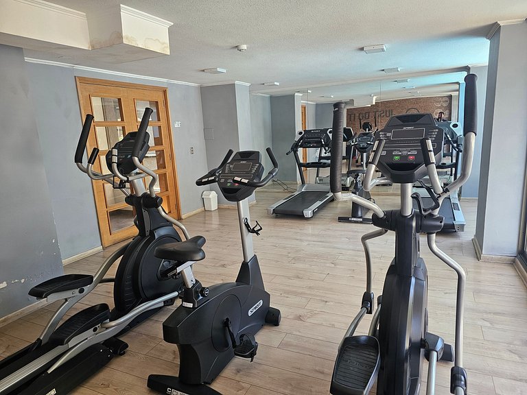 Estúdio para duas pessoas na estação de metrô Ecuador, total