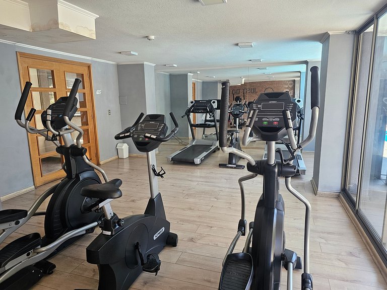 Estúdio para duas pessoas na estação de metrô Ecuador, total