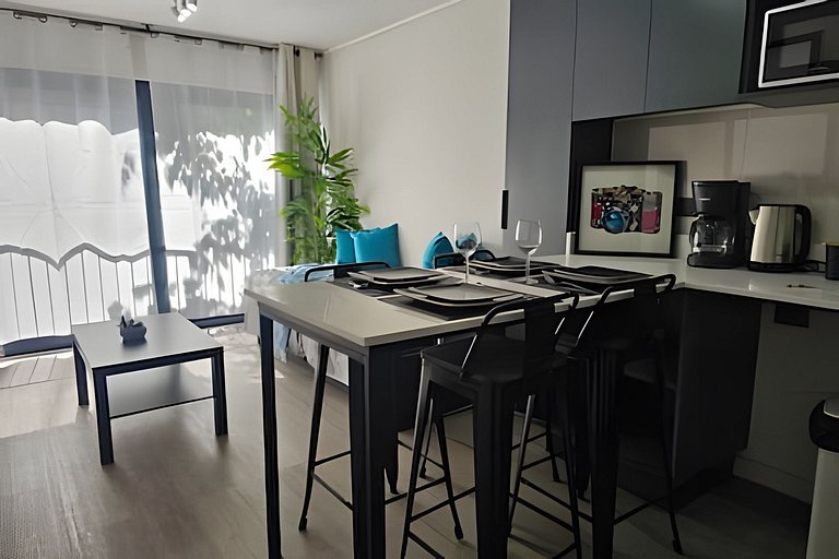 Apartamento no centro de Santiago com piscina e lavanderia R